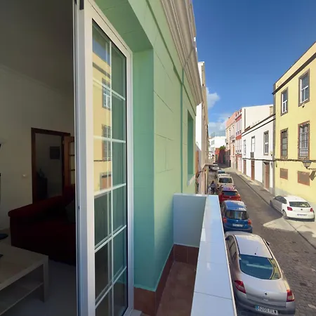 Mint Haven Balcony Apartment *